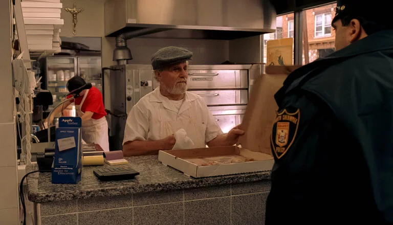 Момент из 9 серии 3 сезона